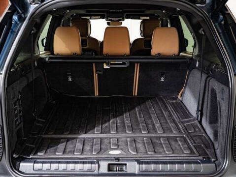 2023 Land Rover Discovery P300 S R-Dynamic