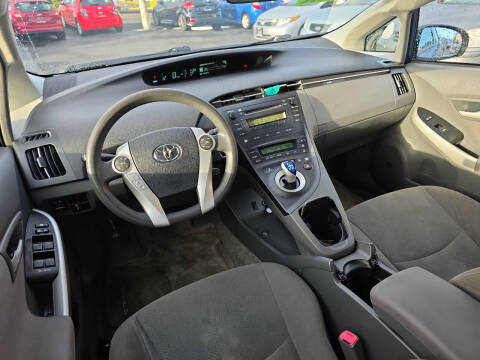 2010 Toyota Prius III
