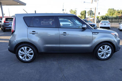 2015 Kia Soul +