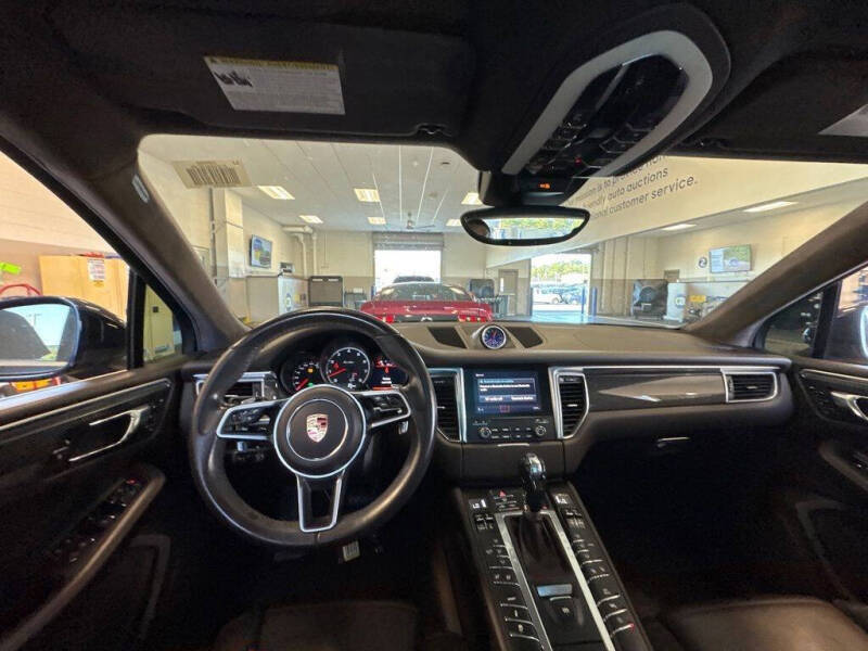 2017 Porsche Macan