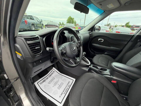2017 Kia Soul +