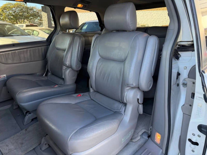 2004 Toyota Sienna