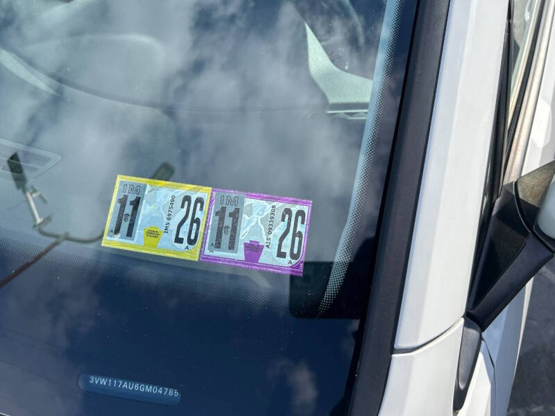 2016 Volkswagen Golf TSI S