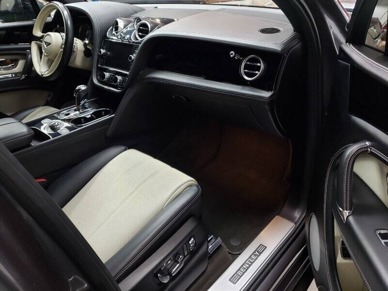 2018 Bentley Bentayga 4