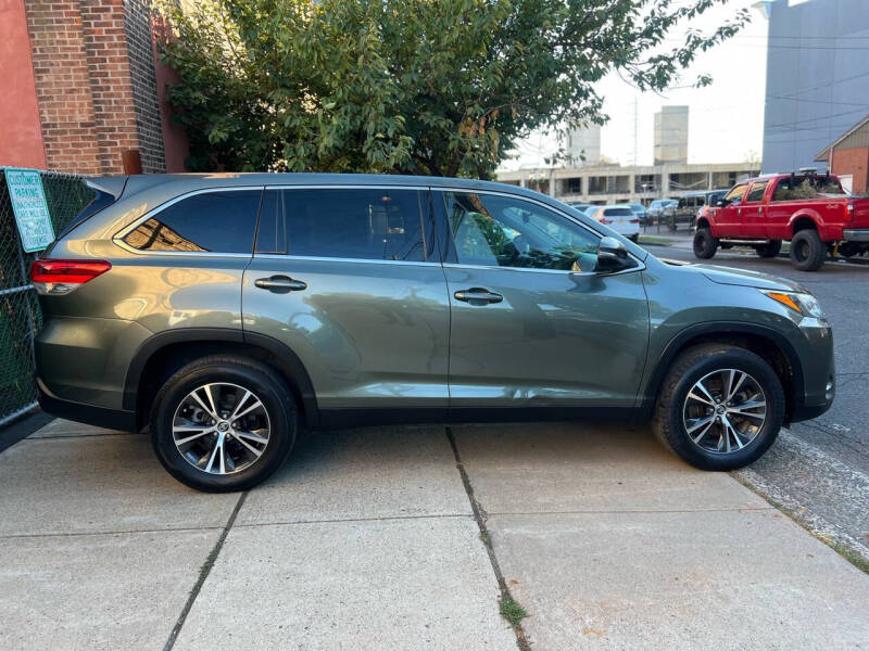 2019 Toyota Highlander null photo 7