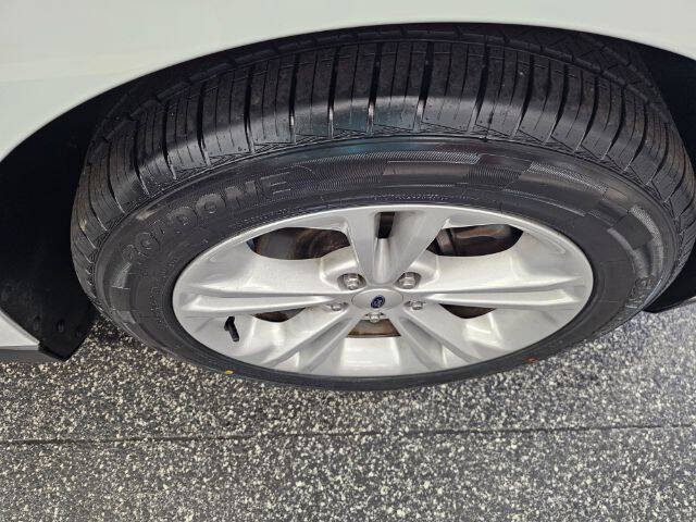 2017 Ford Taurus SEL