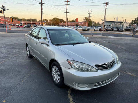 2006 Toyota Camry for sale at Premium Motors in Saint Louis MO