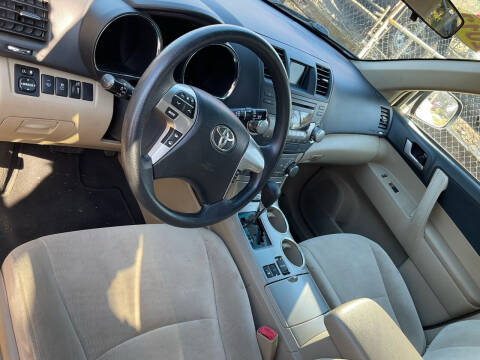 2012 Toyota Highlander SE