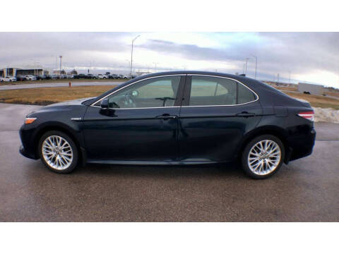 2020 Toyota Camry Hybrid XLE