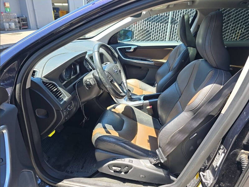 2017 Volvo XC60 T5 Dynamic