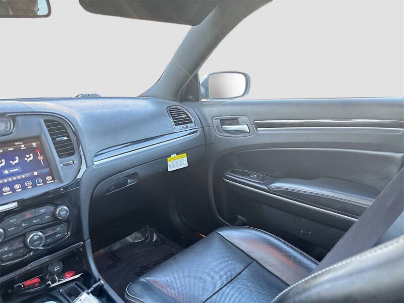 2023 Chrysler 300 S V8