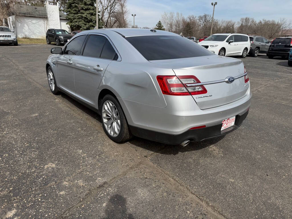 2016 Ford Taurus 10