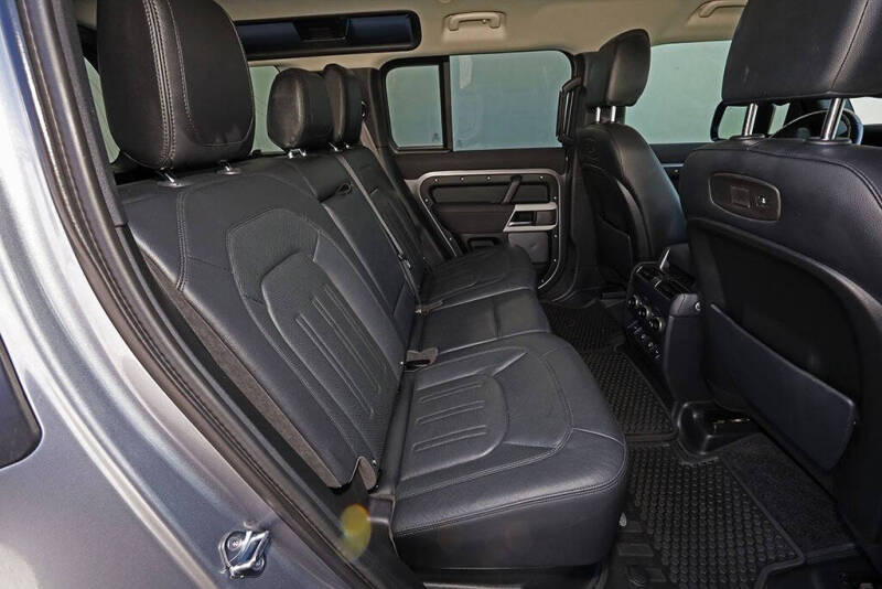 2021 Land Rover Defender 110 SE