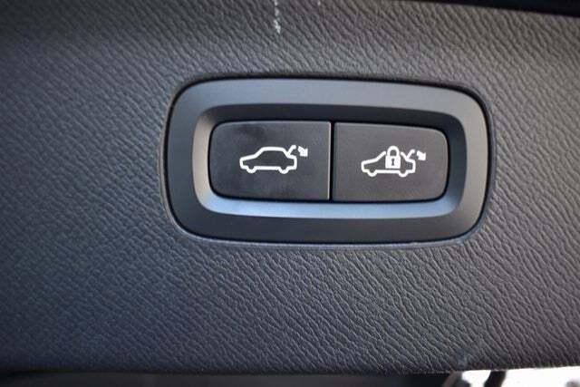 2018 Volvo XC90 T8 eAWD Inscription