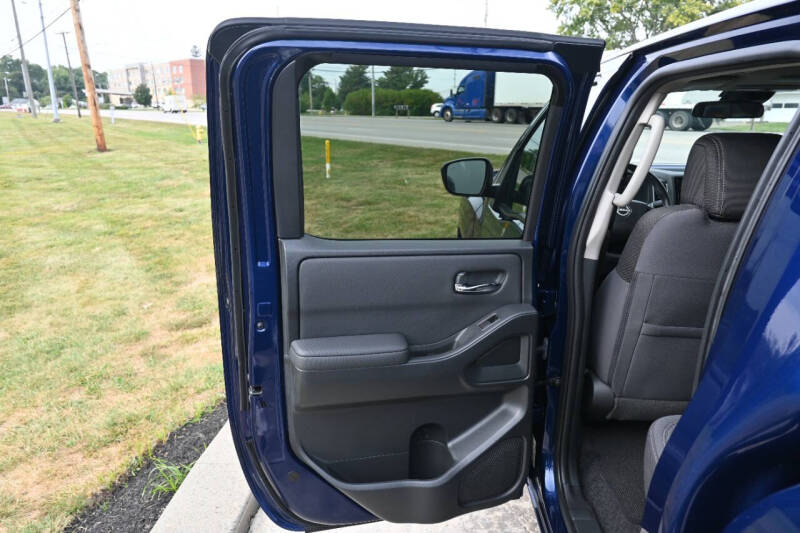 2022 Nissan Frontier SV