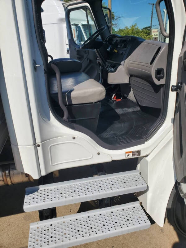 2020 Freightliner M2 106