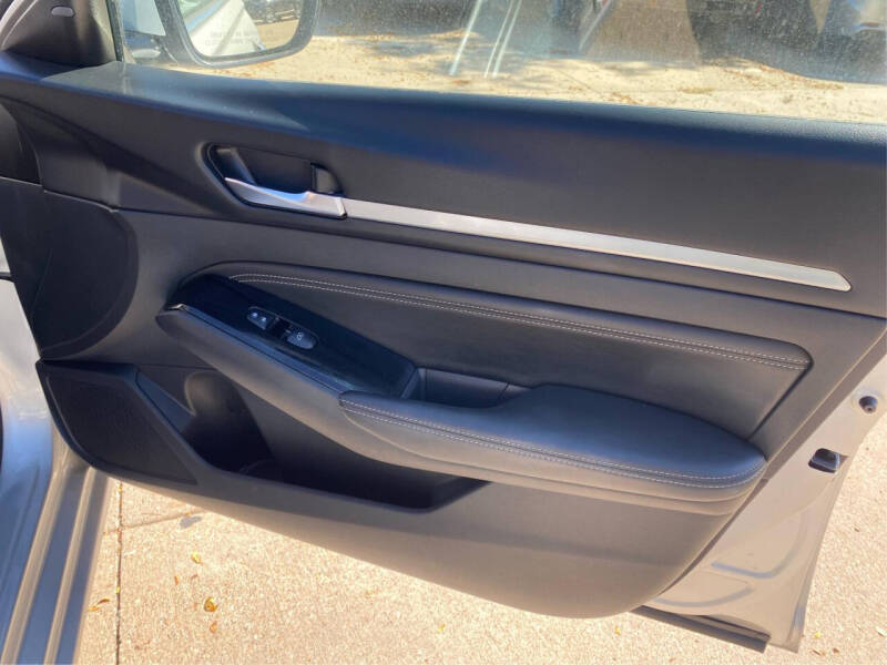 2020 Nissan Altima 2.5 SV