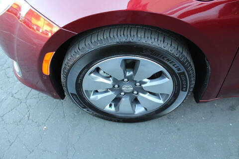 2017 Chrysler Pacifica Hybrid Platinum