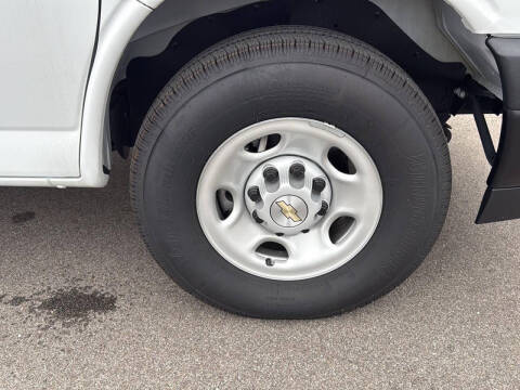 2025 Chevrolet Express 2500