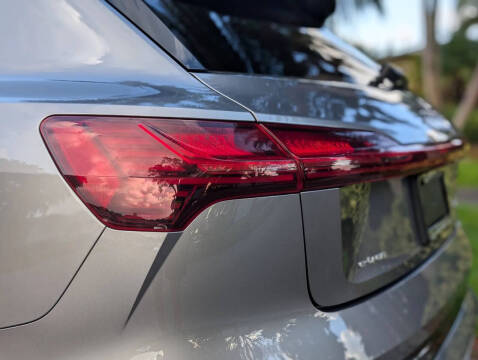 2021 Audi e-tron quattro Premium