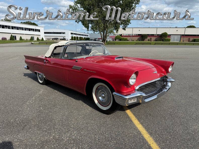 1957 Ford Thunderbird