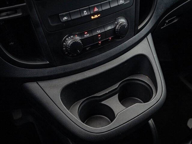 2023 Mercedes-Benz Metris Passenger