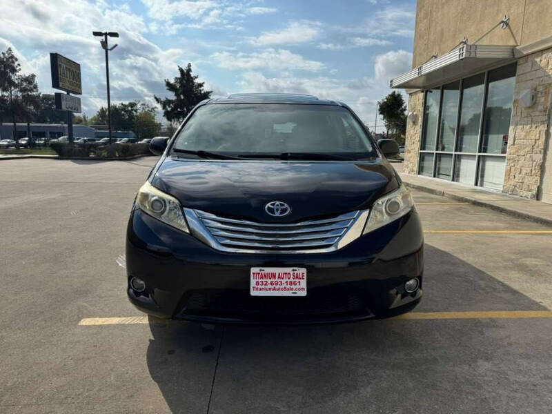 2015 Toyota Sienna XLE 8-Passenger