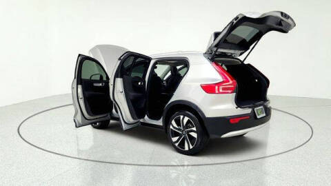 2025 Volvo XC40 B5 Plus Bright Theme