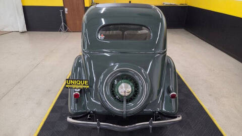 1935 Ford Tudor