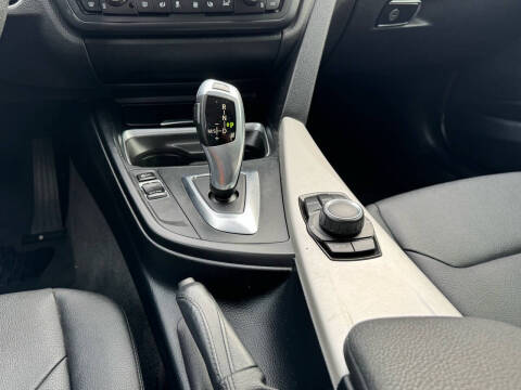 2015 BMW 3 Series 320i