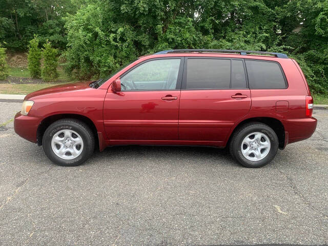 2005 Toyota Highlander for sale at Avilor Auto Terminal inc. in Central Islip, NY