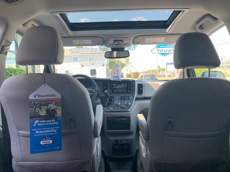 2020 Toyota Sienna XLE 8-Passenger