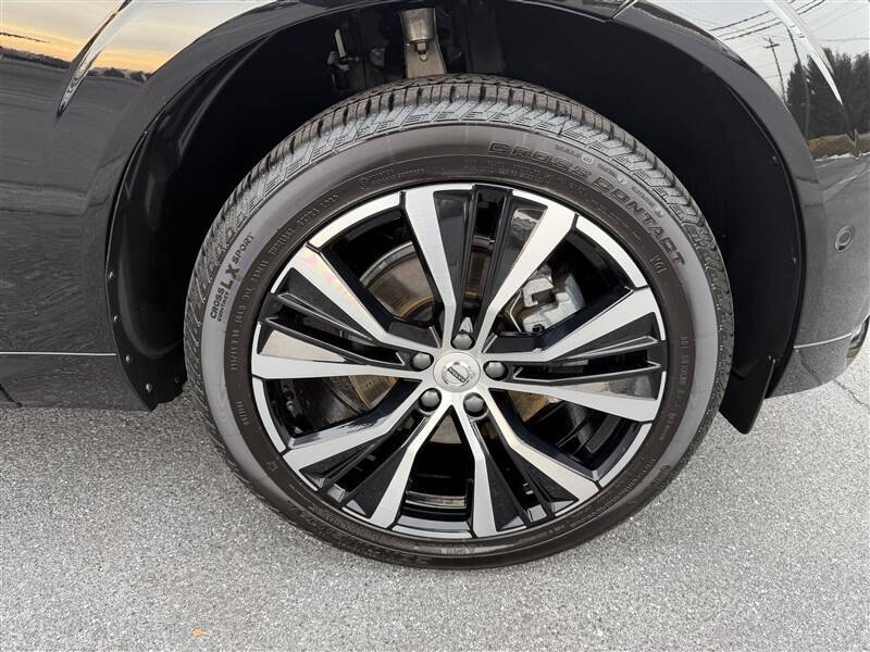 2024 Volvo XC60 B5 Plus Dark Theme