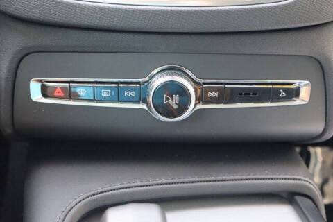 2024 Volvo XC90 B5 Core Bright Theme