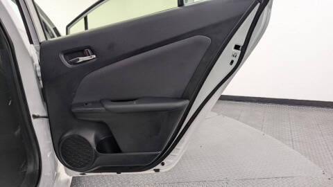 2022 Toyota Prius LE