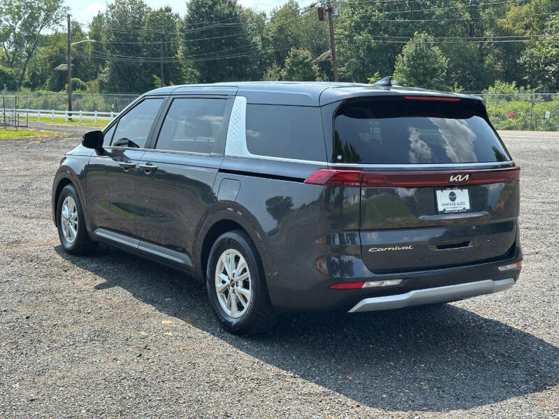 2022 Kia Carnival LX