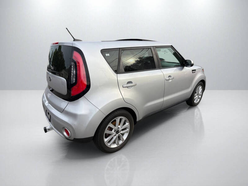 2019 Kia Soul +