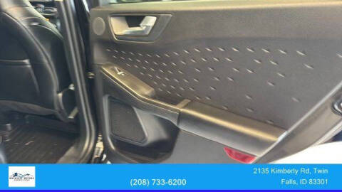 2020 Ford Escape Titanium