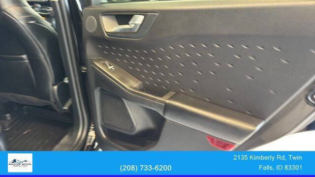 2020 Ford Escape Titanium