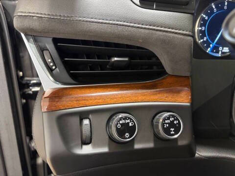 2016 Cadillac Escalade Luxury Collection