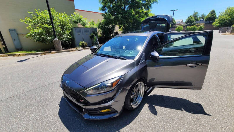 2018 Ford Focus ST