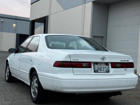 1999 Toyota Camry LE V6