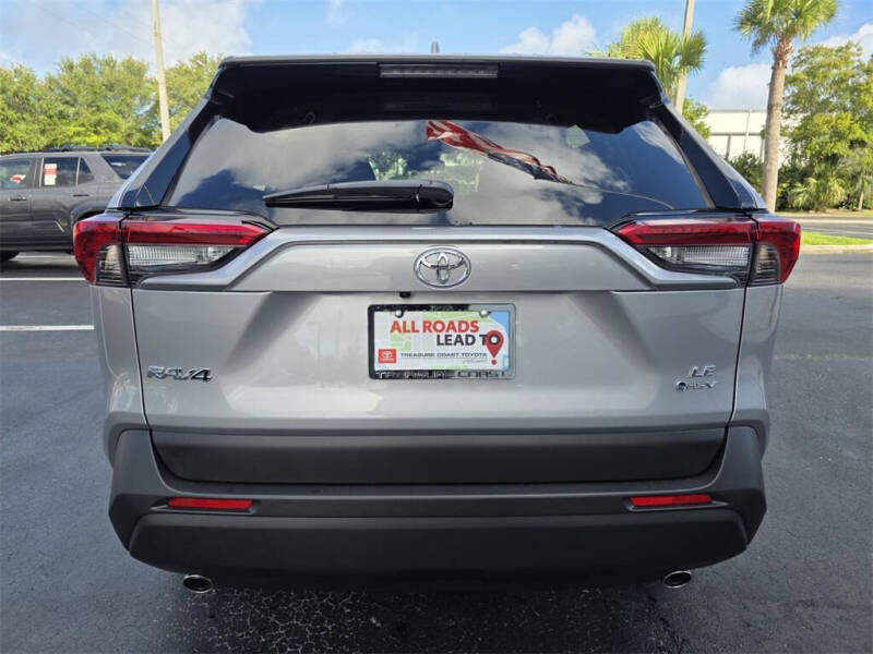 2025 Toyota RAV4 Hybrid LE