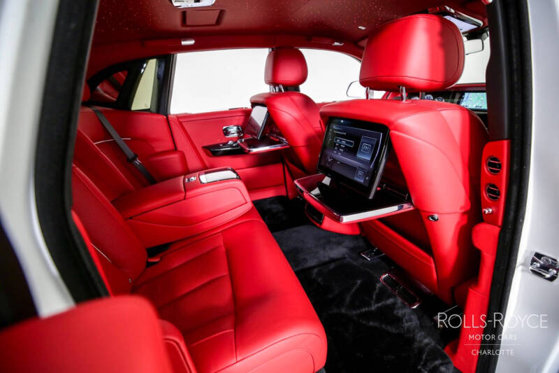 2024 Rolls-Royce Phantom