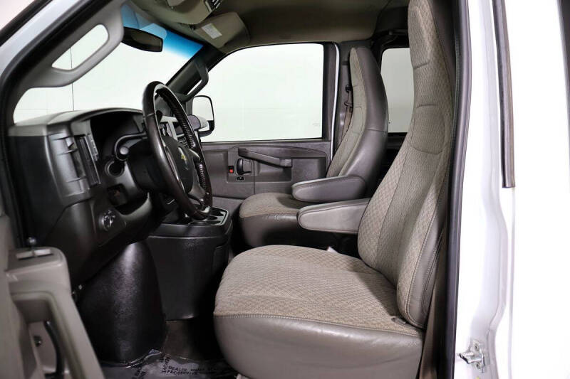 2017 Chevrolet Express LS 2500
