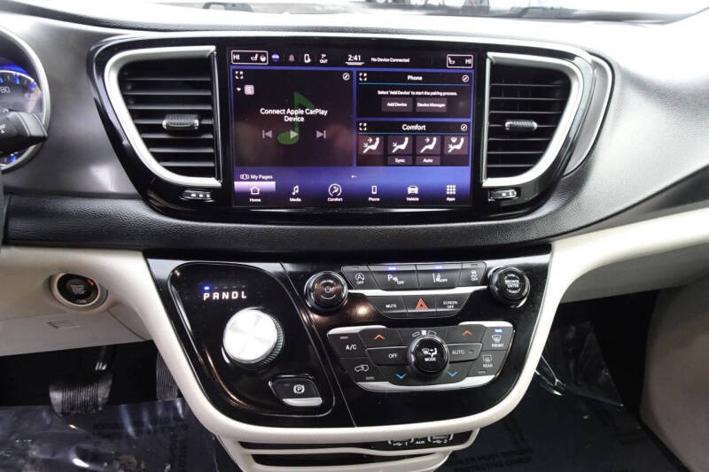 2022 Chrysler Pacifica Touring L