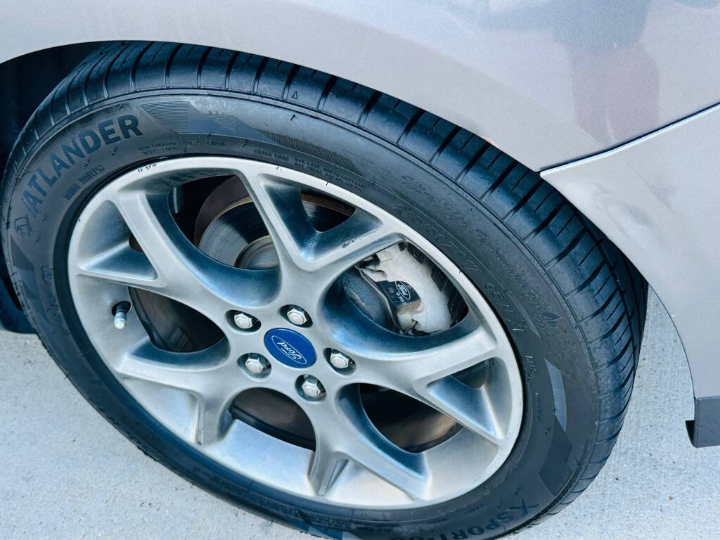 Gray 2013 Ford Focus SE SE 4dr Hatchback 25