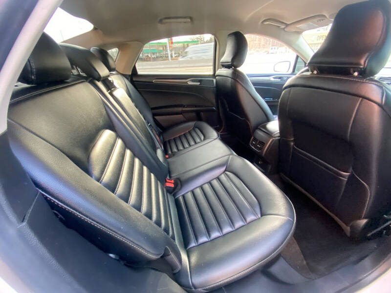 2020 Ford Fusion SEL