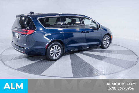 2024 Chrysler Pacifica Plug-In Hybrid Select