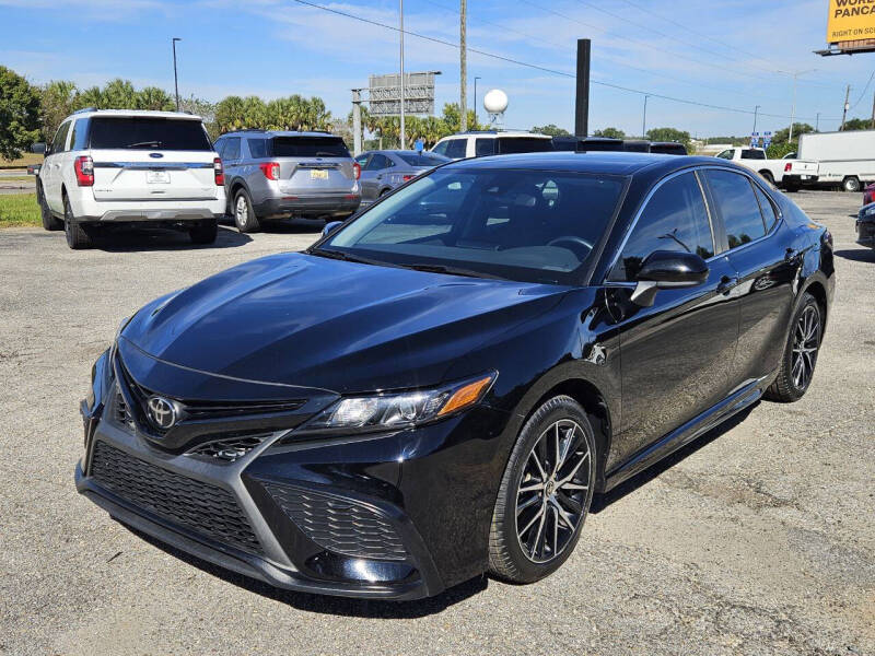 2021 Toyota Camry SE's photo